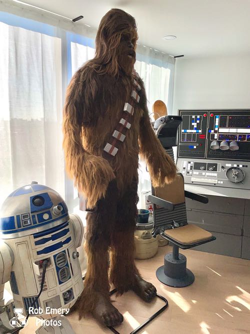 Chewbacca statue